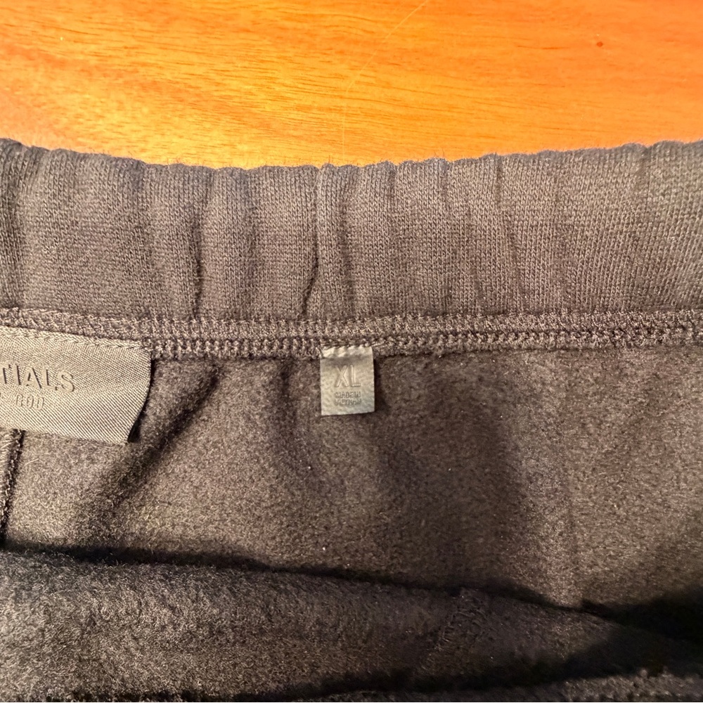 FEAR OF GOD ESSENTIALS - Picture 7 of 7